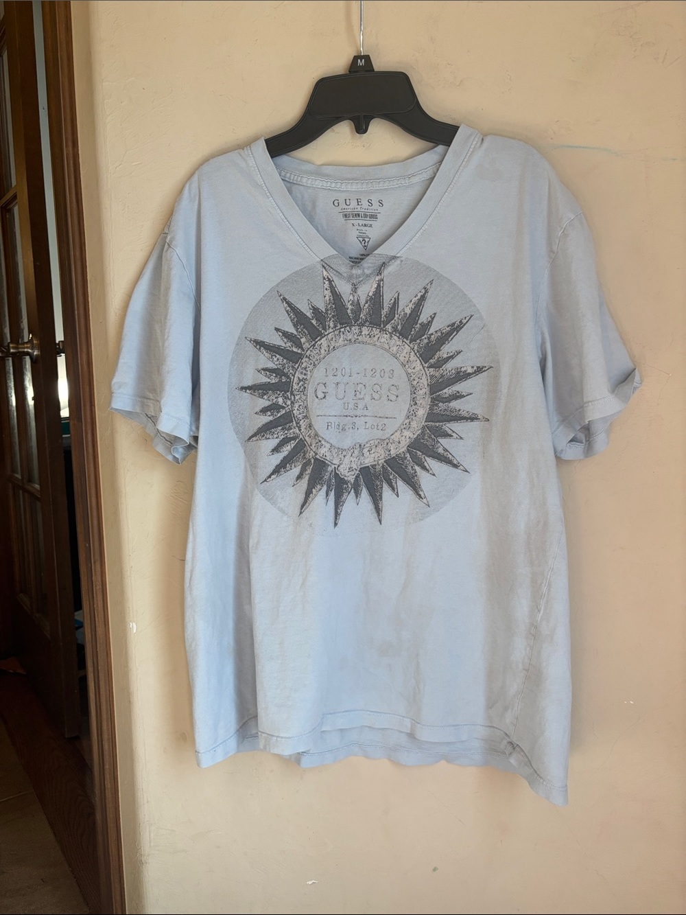 Guess tee! Men’s XL - Picture 1 of 3